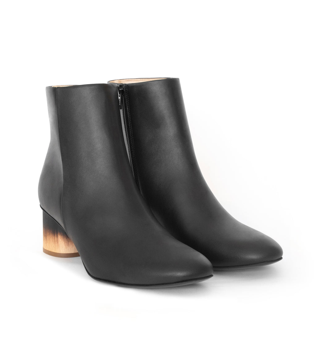 Ankle Boot in black eco vegan leather, inside zipper, mid-heel in shou sugi ban burned wood.