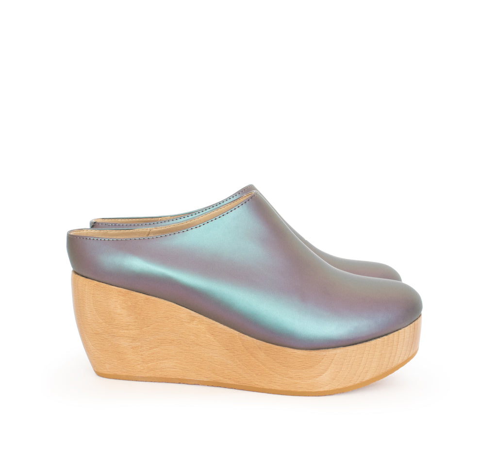 Clog matte iridescent vegan leather with natural wood platform.