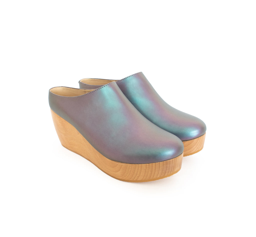 Clog matte iridescent vegan leather with natural wood platform.