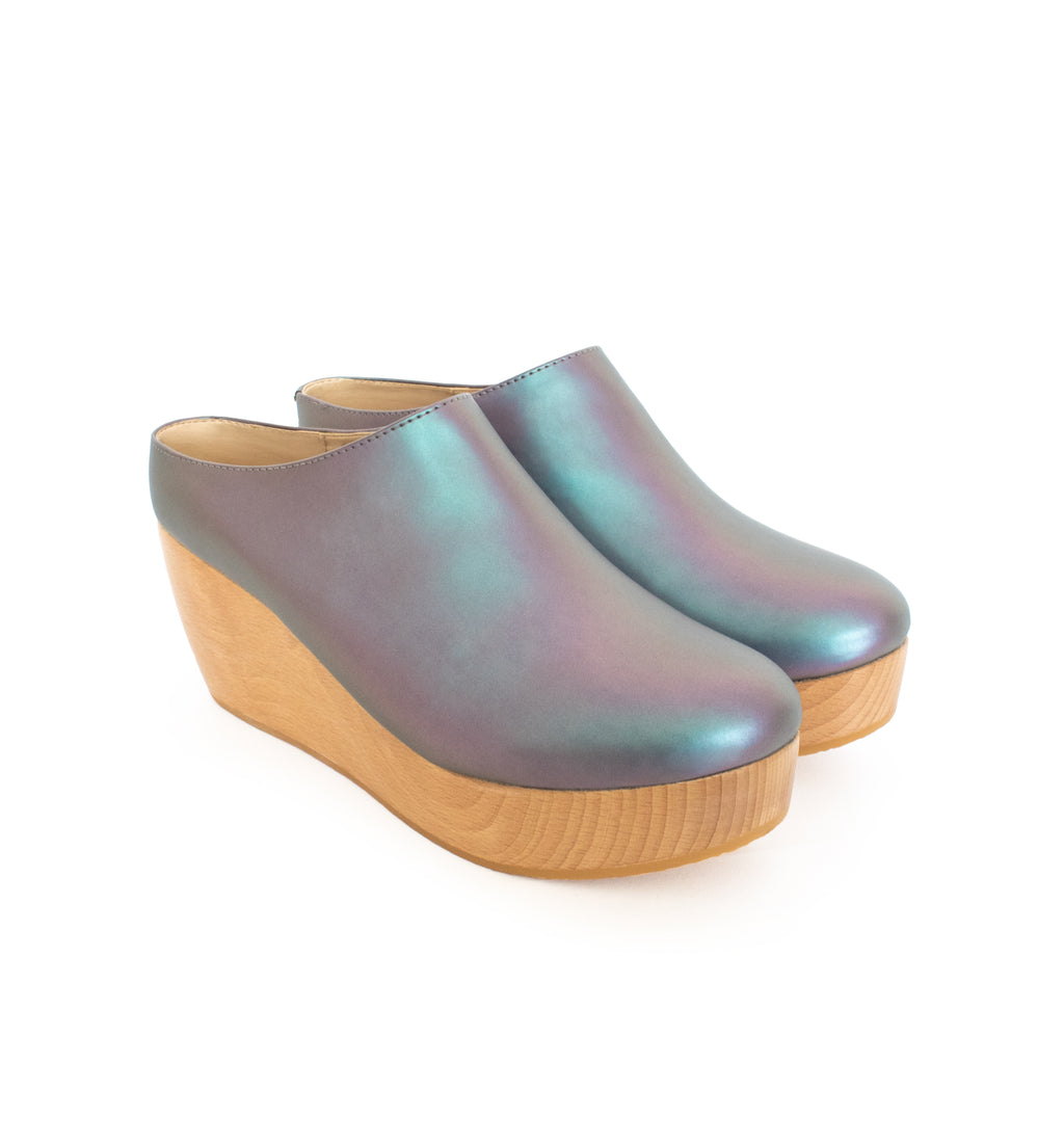 Iridescent clogs 2025