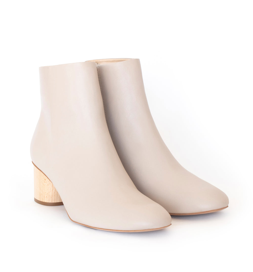 Ankle Boot, beige eco vegan leather, inside zipper, mid-heel in natural wood.