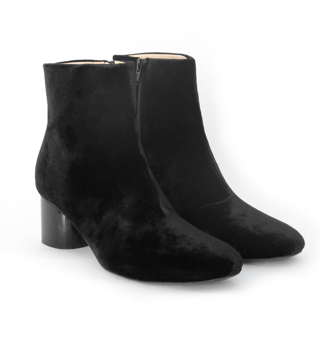 Ankle Boot in Black Velvet, mid-heel in black lacquered wood.