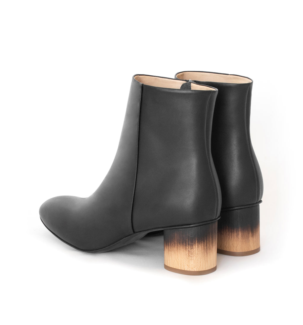 Ankle Boot in black eco vegan leather, inside zipper, mid-heel in shou sugi ban burned wood.