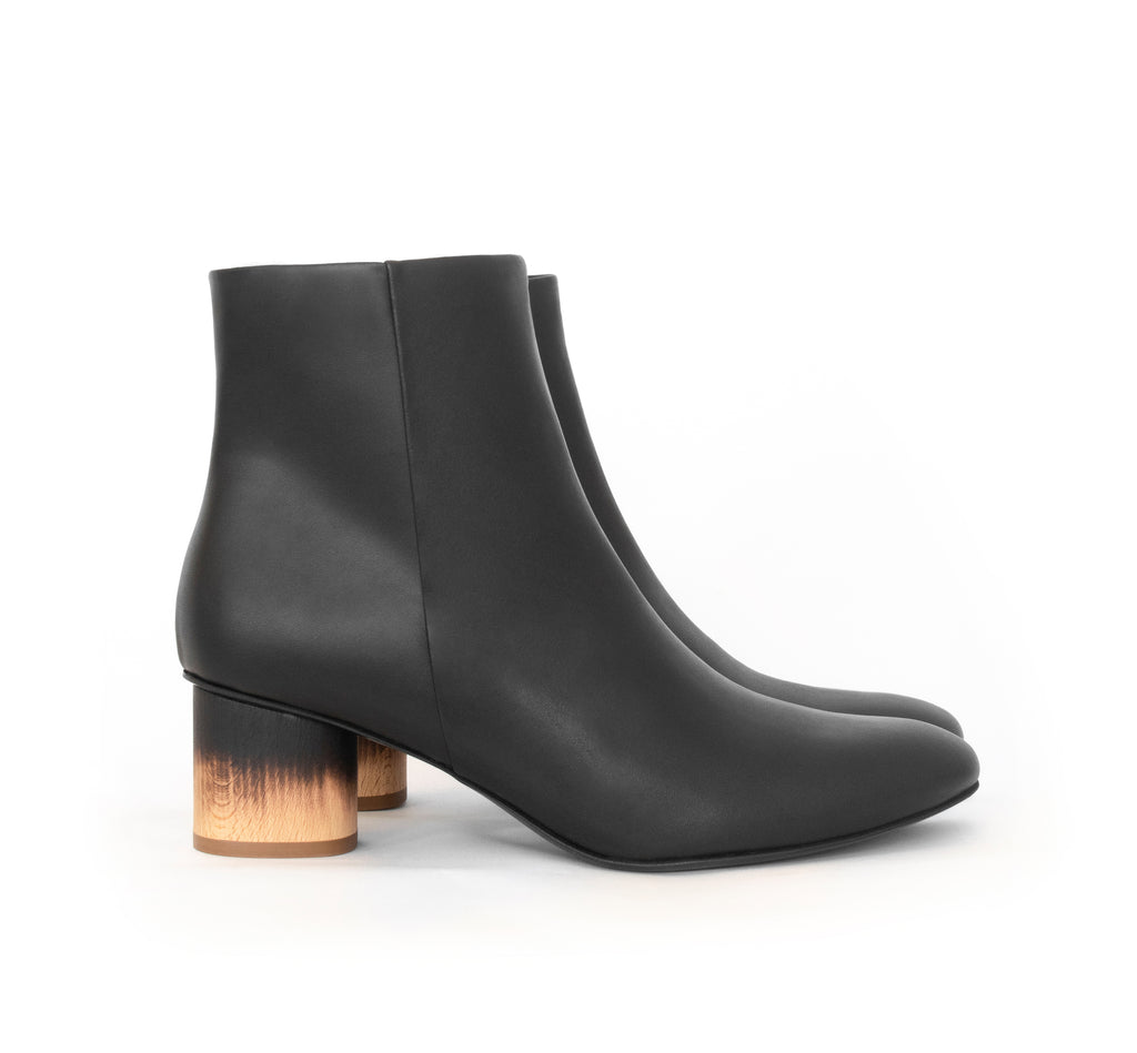 Ankle Boot in black eco vegan leather, inside zipper, mid-heel in shou sugi ban burned wood.