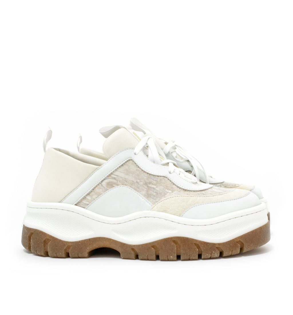 Unisex Rice Rave Sneaker in white, combination of pinatex, fennel, eco vegan leather and neoprene. Rice husk recycled rubber chunky sole.