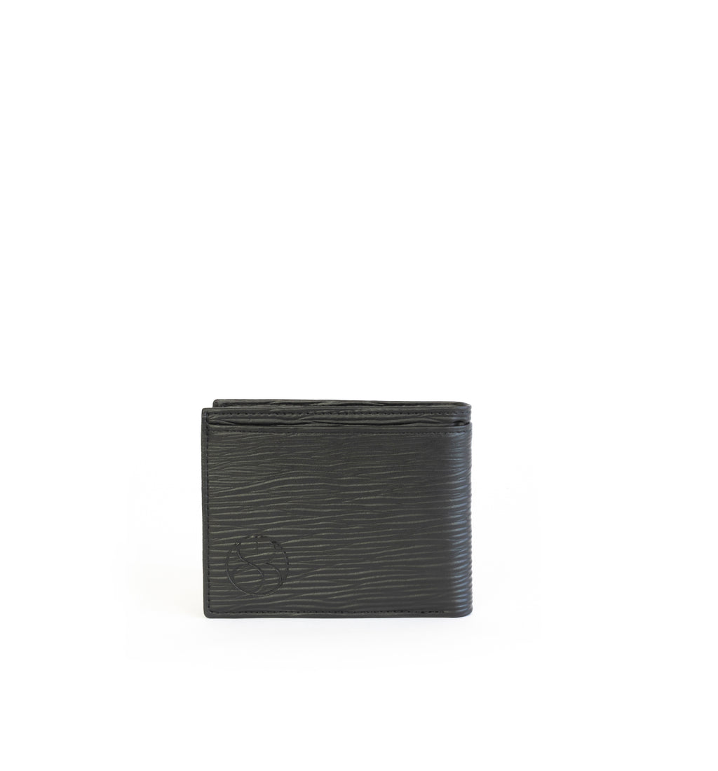 Unisex bifold wallet, practical and timeless. Black Emboss faux-leather. Back.