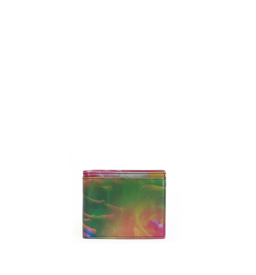 Unisex bifold wallet, practical and timeless. Iridescent print faux-leather. Front