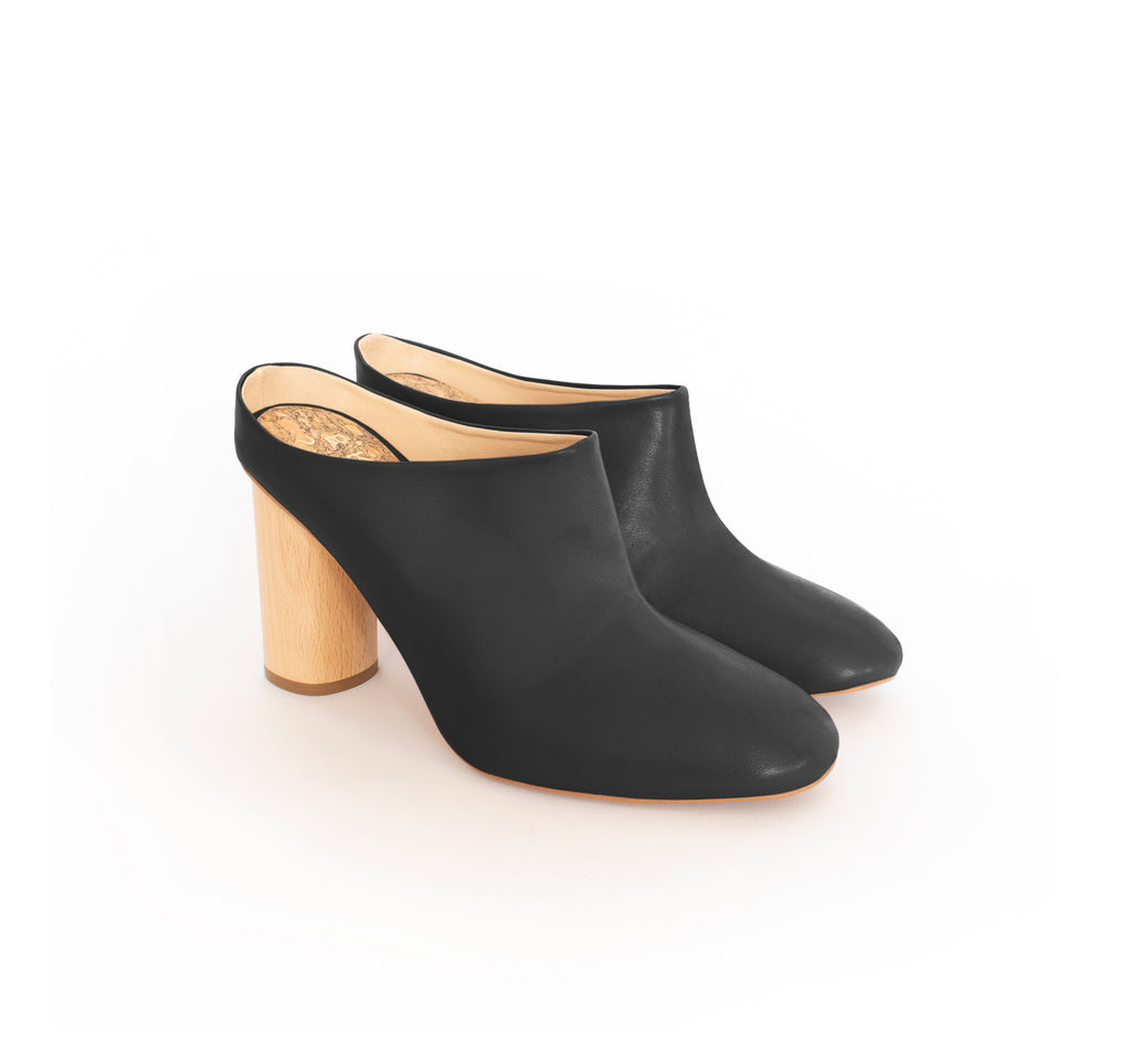 Mules in eco vegan leather, natural wood high heel.