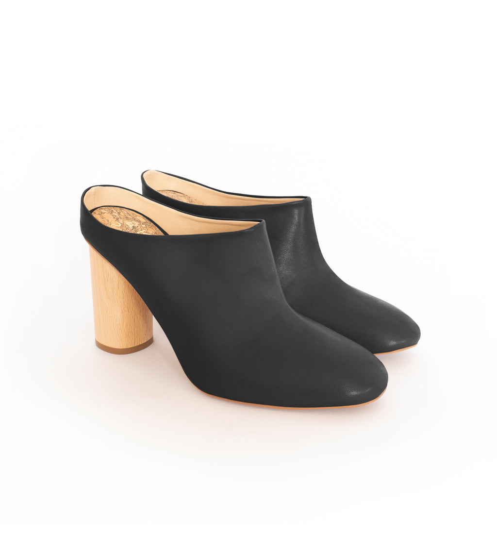 Mules in eco vegan leather, natural wood high heel.